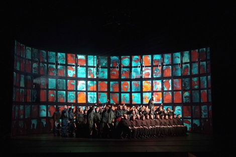 Una de las escenas de ópera '1984', en el Palau de les Arts. | E.M.