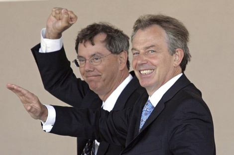 Arthur Levinson, junto al primer ministro británico, Tony Blair. | EFE