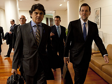 Jorge Moragas, en el Congreso junto a Mariano Rajoy. | Bernardo Díaz