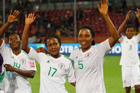 Futbolistas nigerianas saludan al terminar un partido. | FIFA