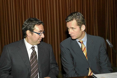 Diego Torres e Iñaki Urdangarin, en un acto del Instituto Nóos en 2004. | Santi Cogolludo Diego Torres e Iñaki Urdangarin, en un acto del Instituto Nóos en 2004. | Santi Cogolludo
