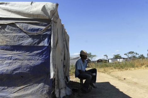 Un granjero desplazado por la violencia en Kenia. | Afp