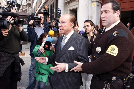 El empresario, José María Ruiz-Mateos, en una de sus últimas apariciones públicas. | Efe El empresario, José María Ruiz-Mateos, en una de sus últimas apariciones públicas. | Efe