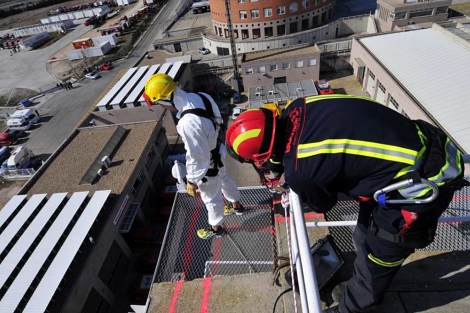 Imagen de las pruebas de los bomberos. | Marga Esterbaranz Imagen de las pruebas de los bomberos.