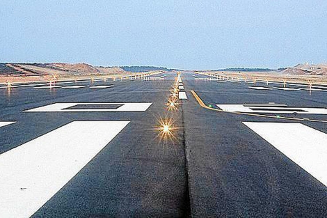 Pista del aeropuerto sin aviones de Castellón | Eugenio Torres