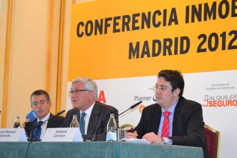 Antonio Carroza (dcha.) en la apertura de las Conferencias SIMA 2012. | EM