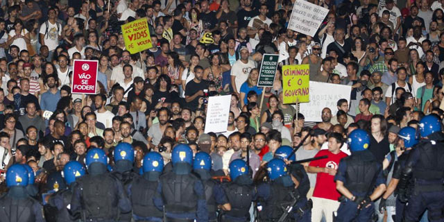 Miles de portugueses se manifestaron en la calle el pasado 15 de septiembre . | Efe