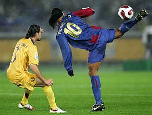 JUGADAS RONALDINHO COM jugadas ronaldinho com: