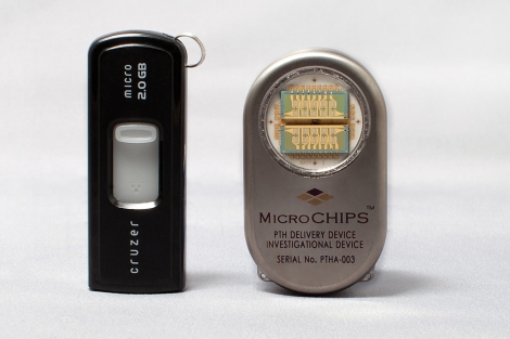 El chip, comparado con un 'pen drive'. | Science Translational Medicine