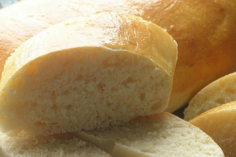 El pan es uno de los alimentos que contiene gluten.| Helena Fombella