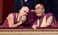 Matthieu Ricard con el Dalai Lama. Es el único europeo que sabe tibetano clásico.